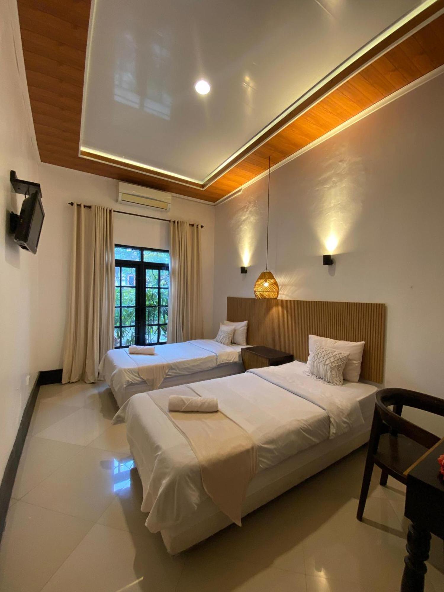 Villa Padi Pakem Exterior photo